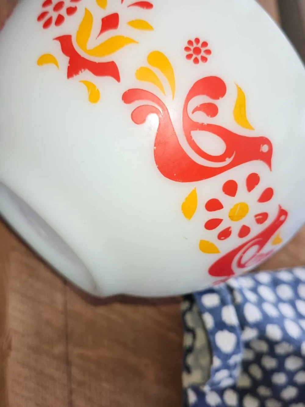 Pyrex friendship pattern various sizes and towel
